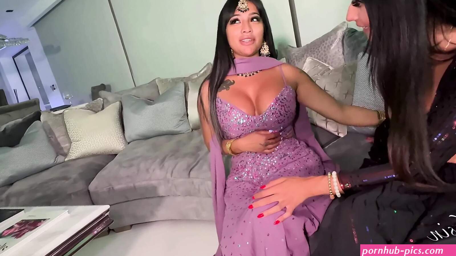 Aaliyah Yasin Fucks Her Stepbrothers Wife: Fingering Porn by FapHouse