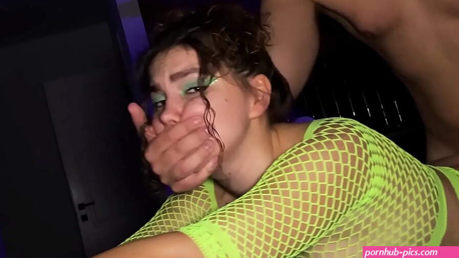 Wow! I Met A Beauty In A Night Club Fucked Her Hard And Cum In Her Mouth