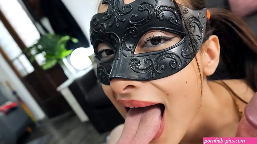 So beautiful Babe! With an Amazing Long Tongue! What a great blowjobber!