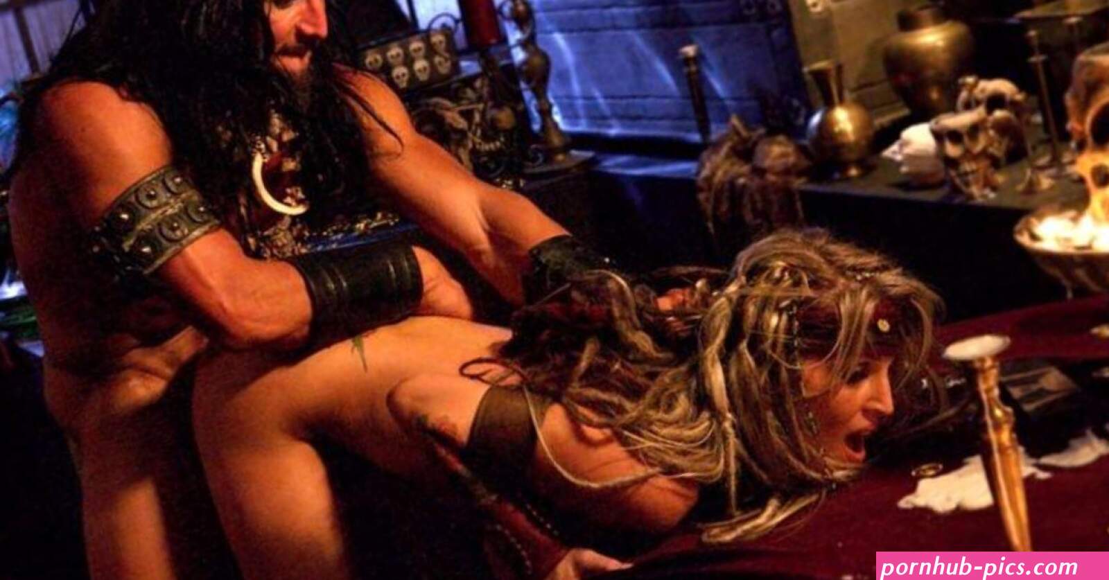 Naked Janine Lindemulder in Pirates ANCENSORED
