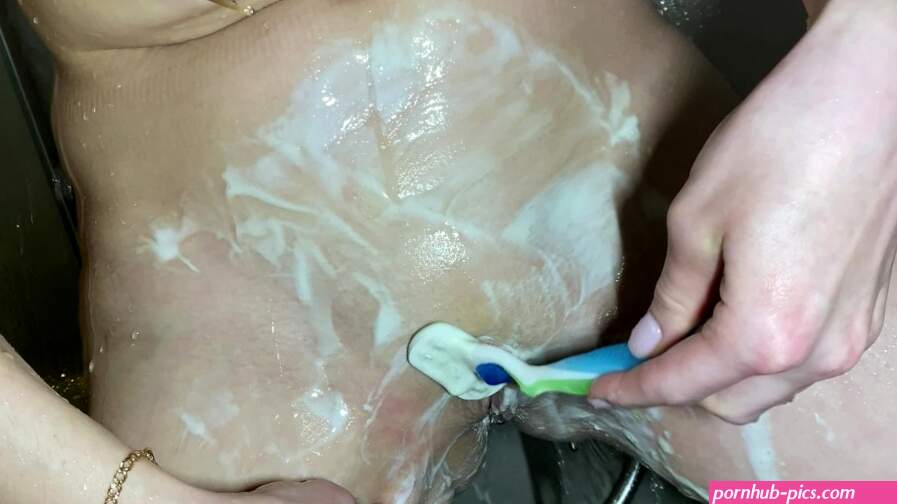 Shaving a hairy pussy in a friends bathroom
