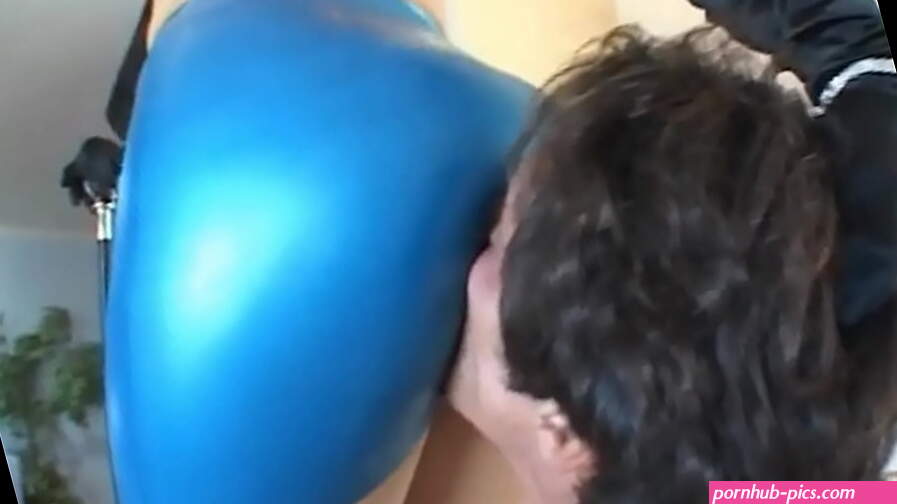 She wants to fuck harder than the guy wants