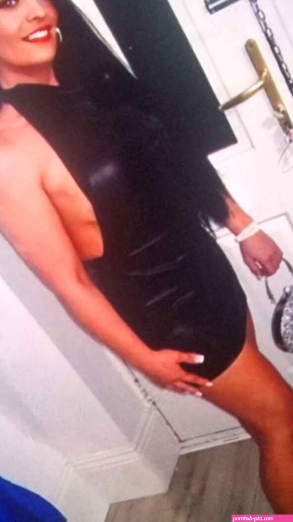 SI WIFE DEBORAH BEING EXPOSED