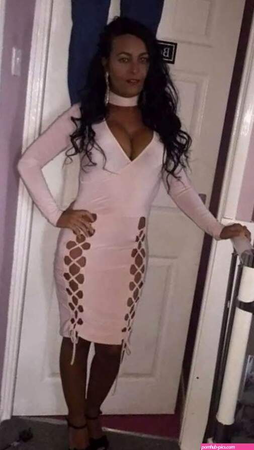 SI WIFE DEBORAH BEING EXPOSED