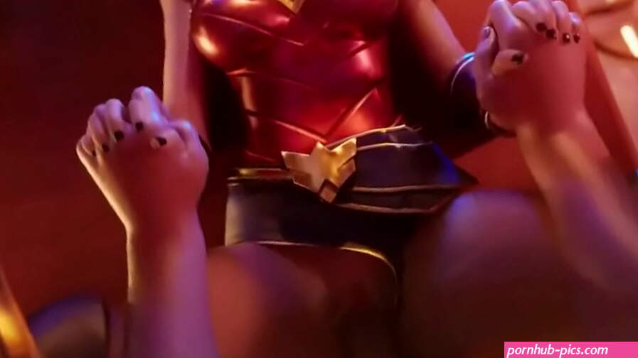 Wonder Woman takes a break for a quick fuck