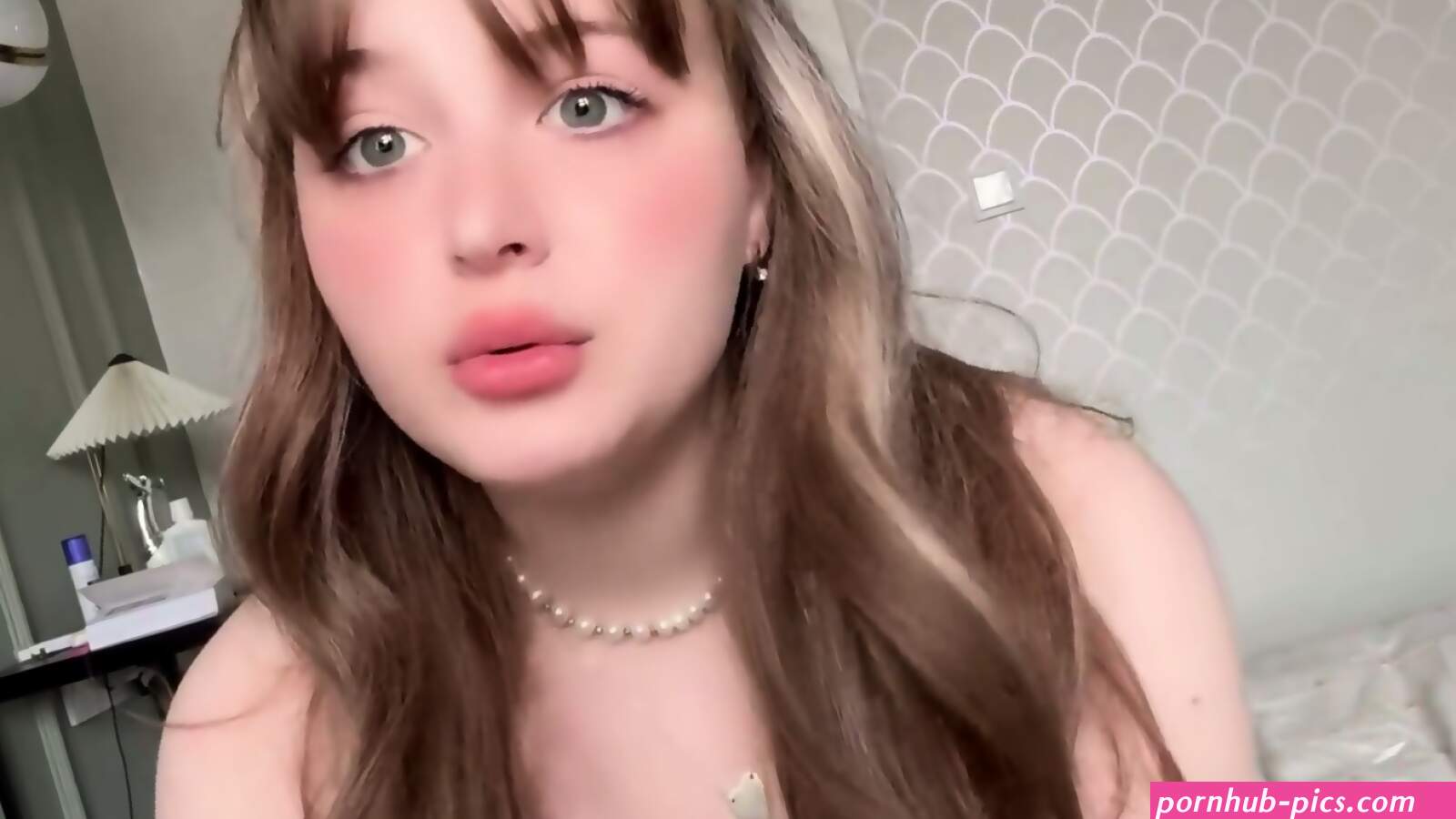 Nerdy Doll Smoking Behind School Gets A Filthy Blowage And Cum In Throat