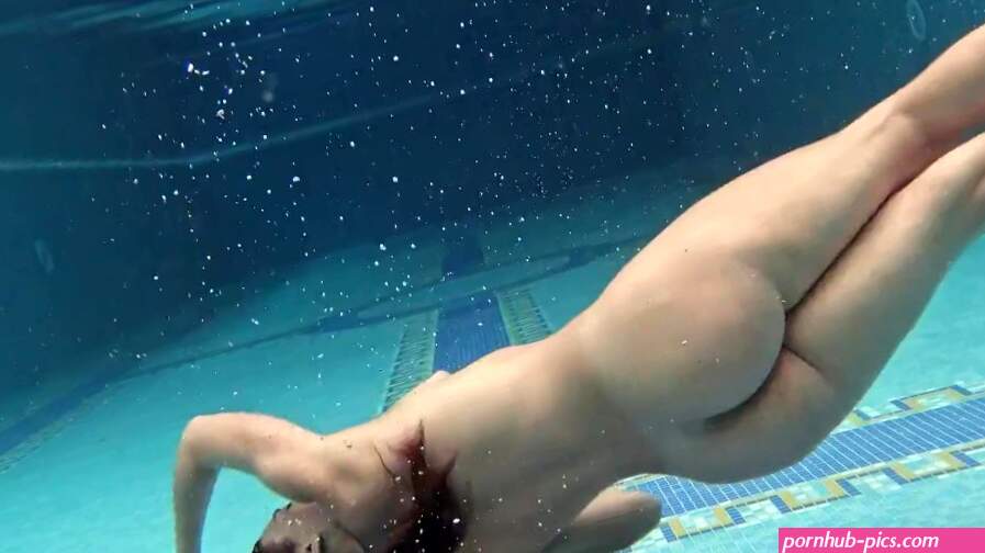 Sazan Cheharda on and underwater naked swimming