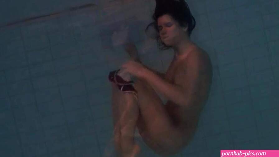 Erotic underwater show of Natalia