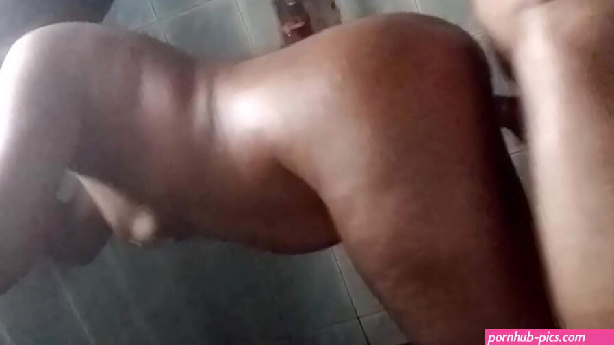 My Stepmom Sneaked Into The Bathroom While I Was Bathing And Begged Me To Fuck Her.