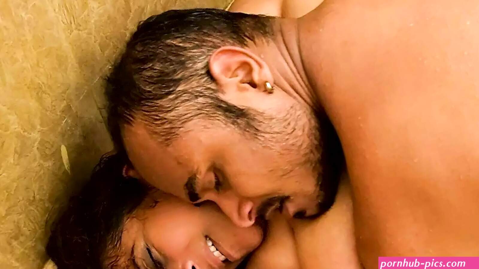 BIG BOOBS HOUSE WIFE FUCKED WHEN HER HUSBAND BATHING BATHROOM SEX