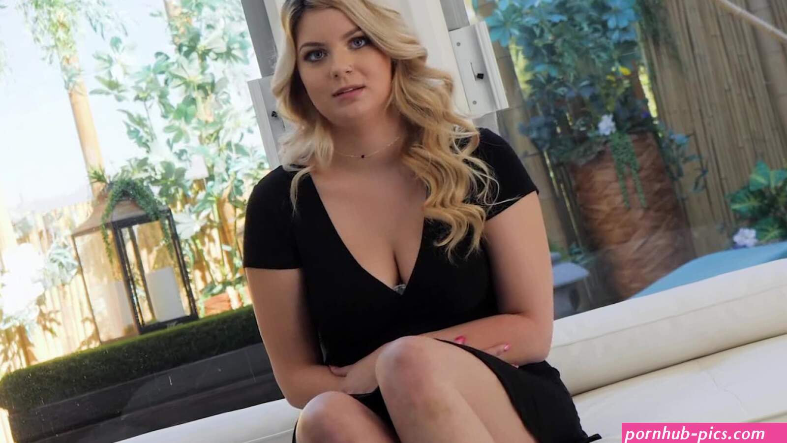 Denne blonde pige vil gre alt for at f rollen herunder at sutte min pik