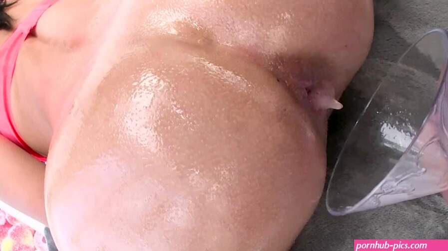 Alexis Tae Gets Herself An Anal Cream Pie!