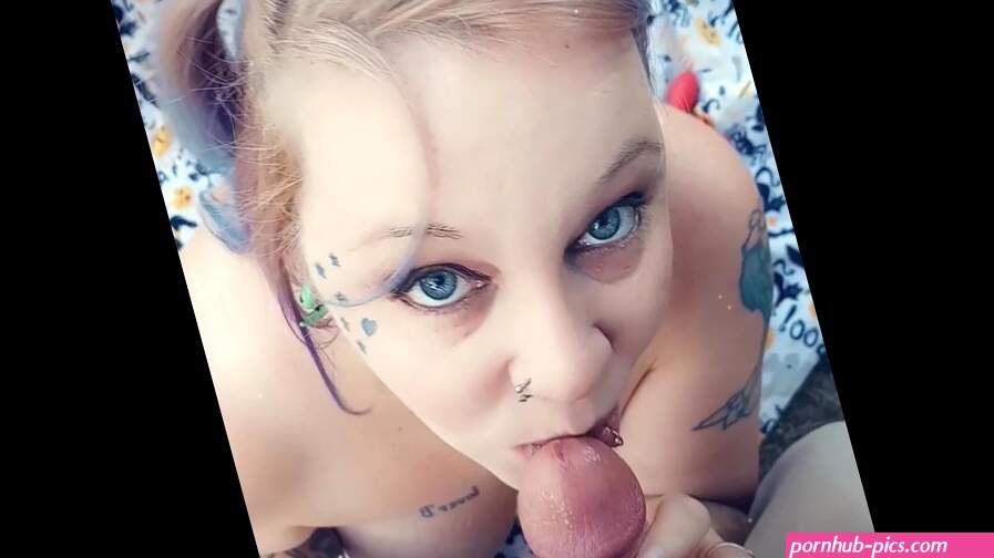 Blowjob with ice cubes at public park.. dirty sexy slut