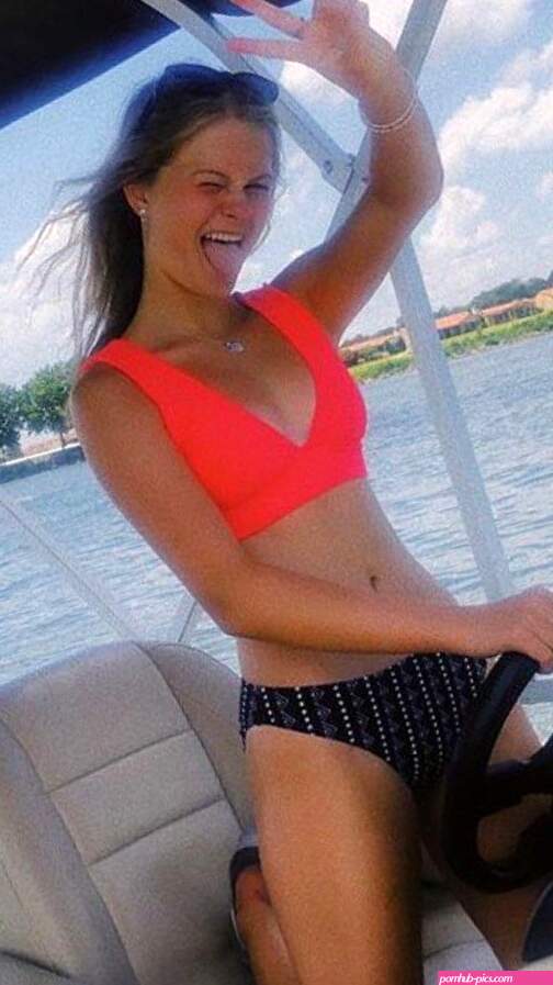 8 Hot Darci Lynne Farmer Bikini Pics