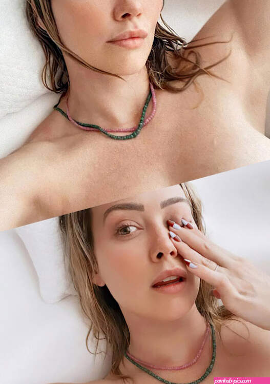 Hilary Duff Shows Off Her Nude Tits