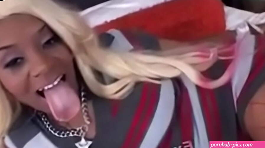 Black Teen Kakey gives superb head in Ebony Blowjob Video