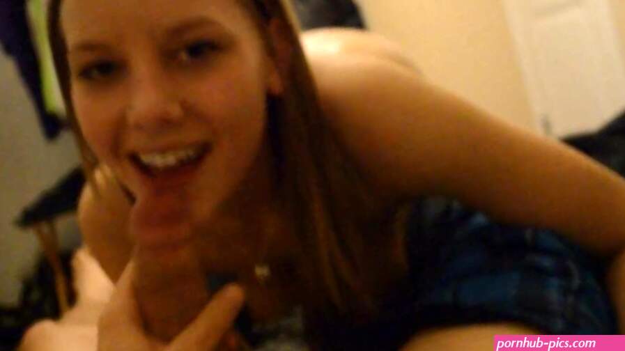 18 yr old Mya Lane Quick Blowjob