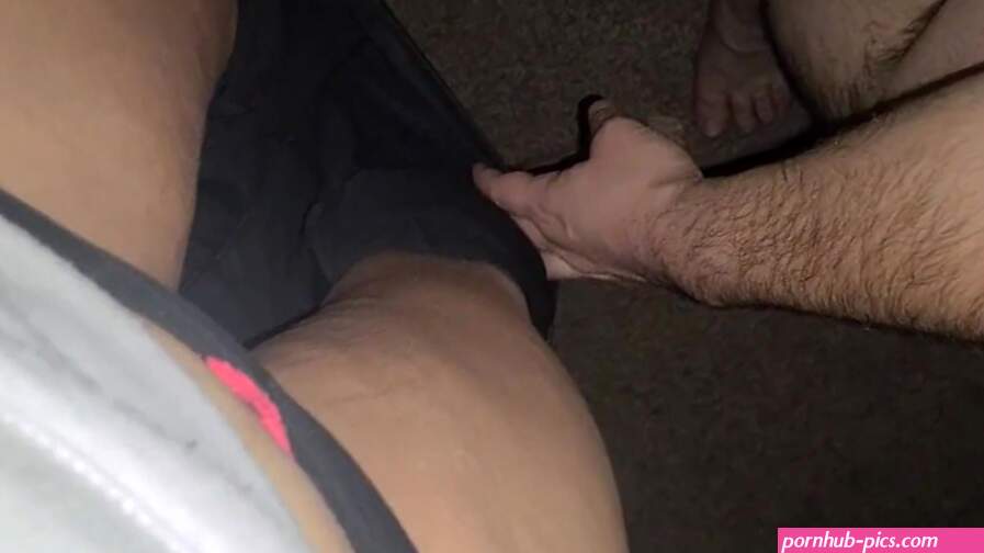 Hotwife Rentre à La Maison Pleine De Sperme et Son Mari Nettoie Creampie