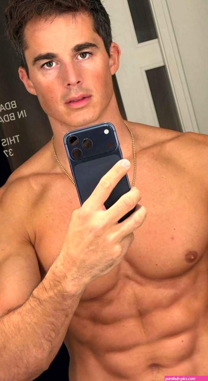Pietro Boselli Turns 37. Celebrates by Getting Naked