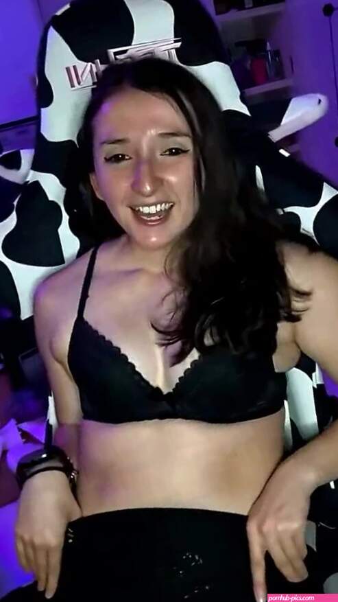 Stream Started by Candy Camille: Bra Striptease Lingerie Homemade Solo Porn