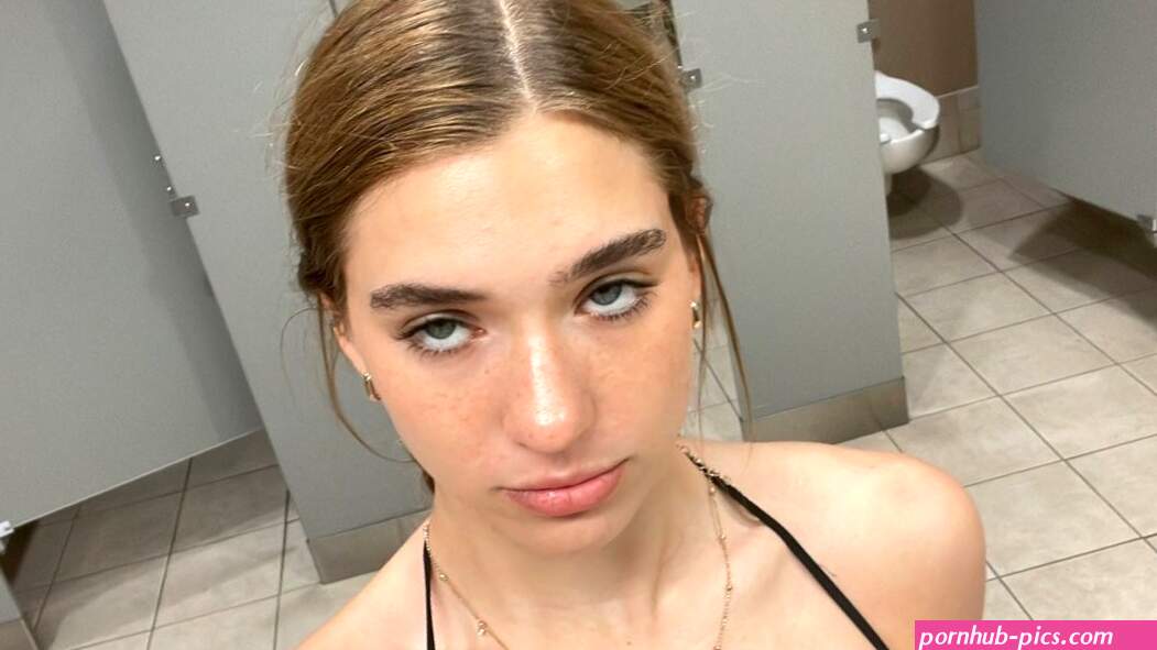 Rachel hot blonde college teen exposed