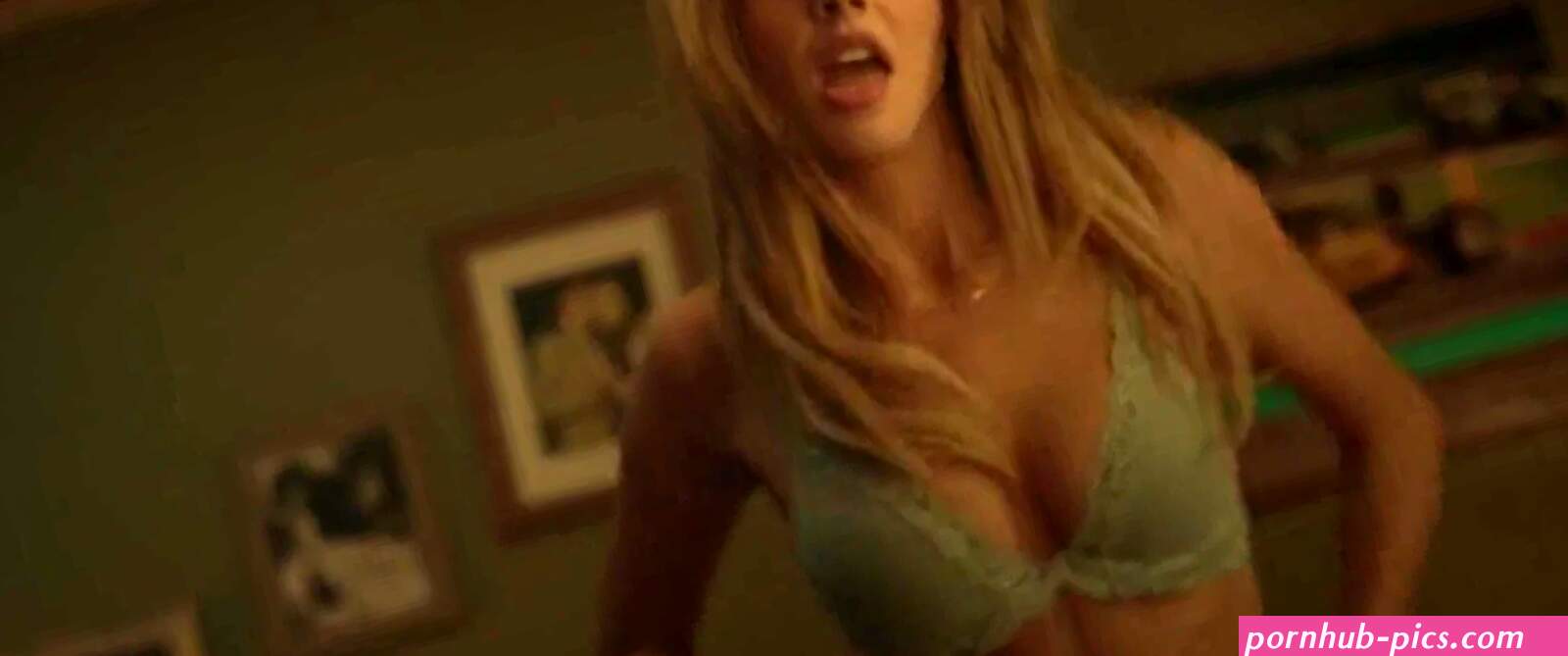Samara Weaving nude