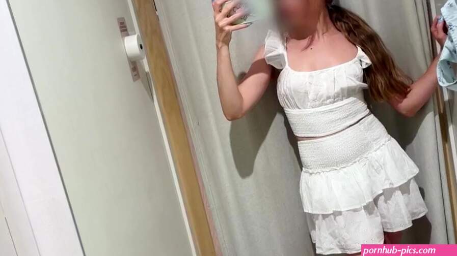 Primer ANAL para una chica española con novio