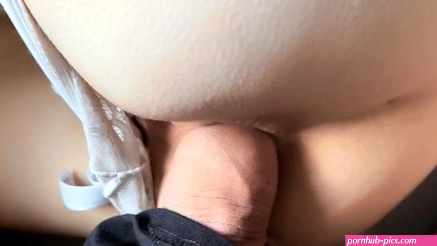 Feche a bunda pequena do caralho. Pau grande no cu apertado anal