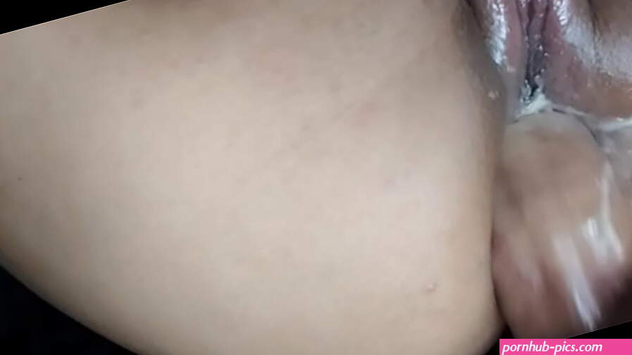 Primer plano anal. Recibo una rica cogida anal y logro orgasmo anal con un rico y delicioso creampie