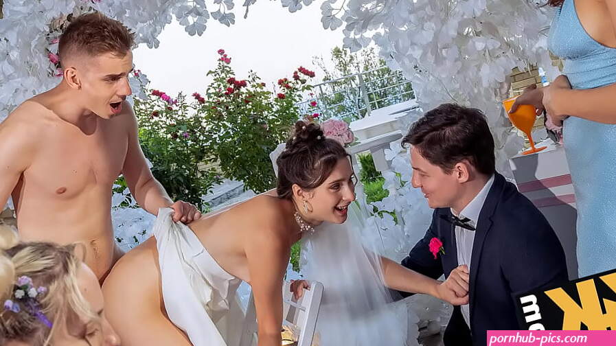 BRIDE4K. A wedding started off nicely but ended up as a sex show between Bride and a Toastmaster