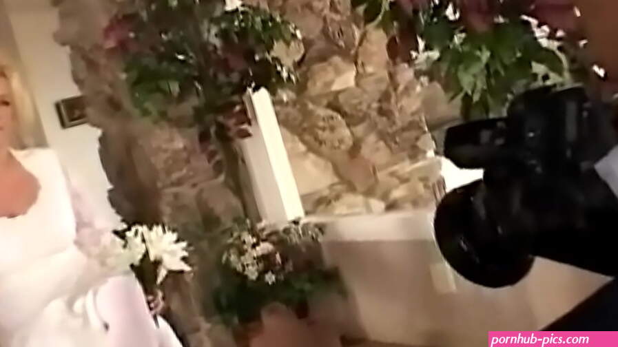 Bride Taylor Lynn loves anal at the wedding