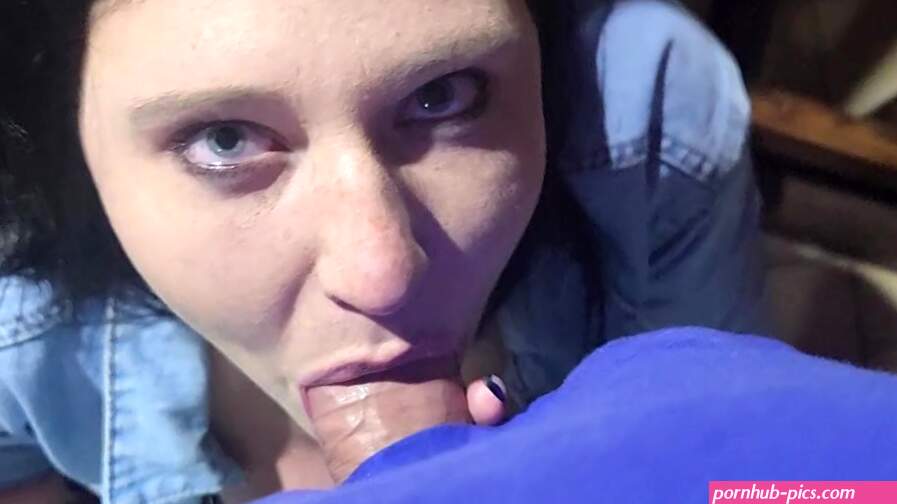 Blue eyed 18 year old pov blowjob and throatpie
