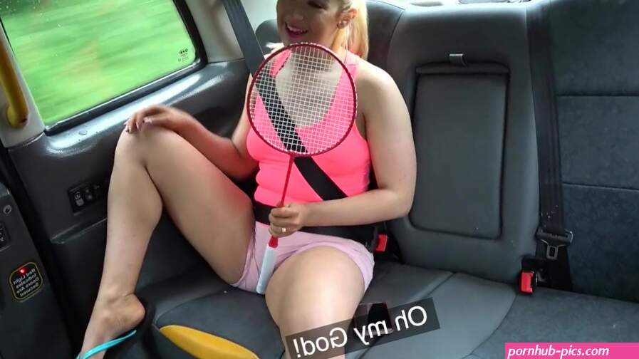 Fake Taxi Cute babe Lana Harding in strakke shorts gecreampied