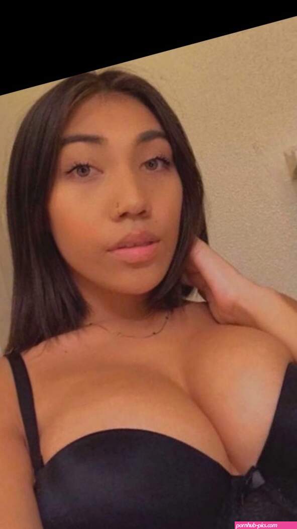 Fat ass latina mastrubates and exposed