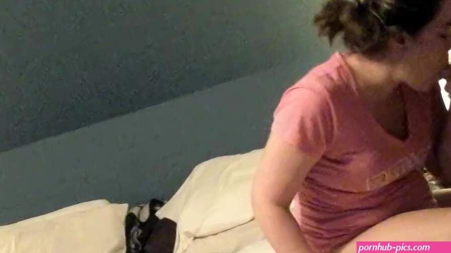 Mature milf wakes up for an early morning fuck....