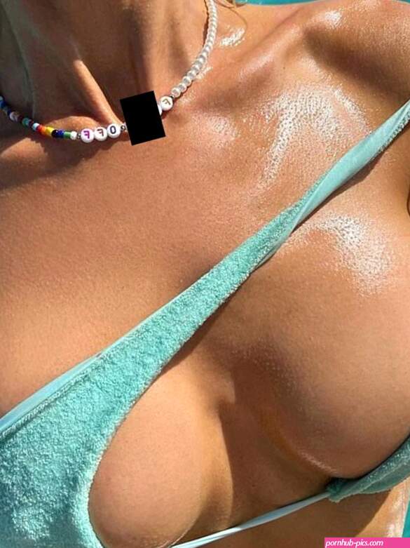 Why influencer Gabrielle Epsteins Neena Swim bikini photo has fans going wild