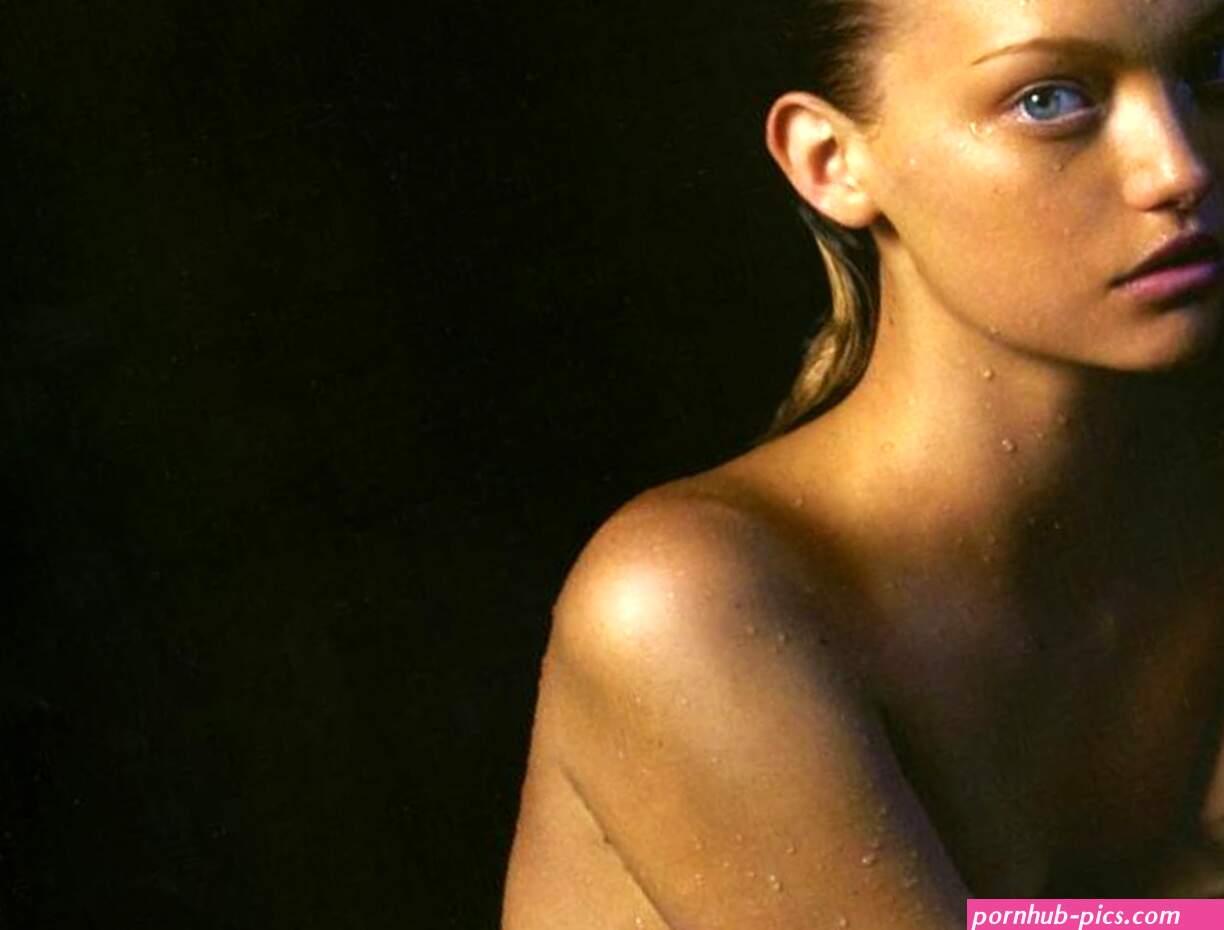 Naked Gemma Ward. Added 07192016 by bot ANCENSORED