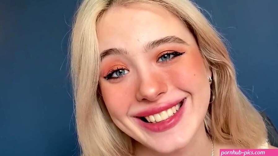 Russian Milla Royce Gets Anal Creampied