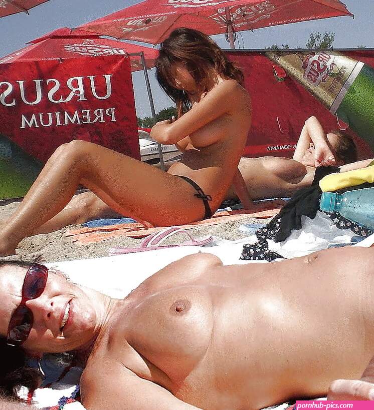 Amateur Beach sex: 58 Nude Pics