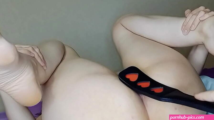 Spanking pussy for an uncooked dinner