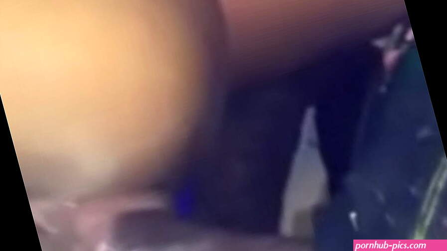 Slim redbone pussy