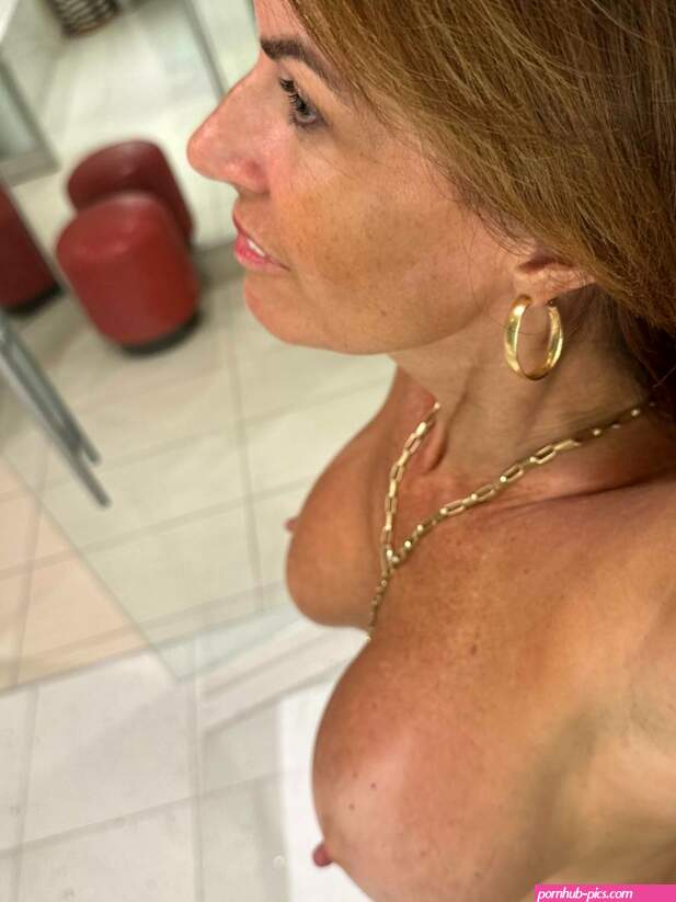Mary Burke themaryburke themaryburke3 Nude Leaks OnlyFans Photo 1