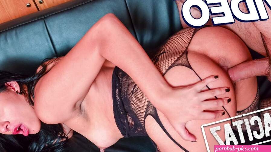 Mollige Latina Babes Anette Rios Evana Marin worden genaaid tot orgasme Volledige scène