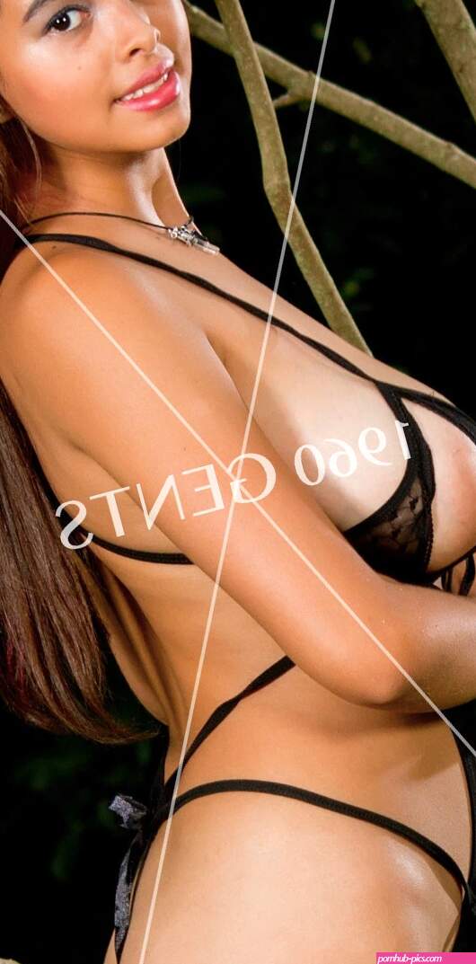 Photo Print Big Breasts Brunette Model Jasmine Egypt