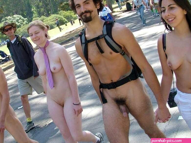 Bestand:Naked in the streets.jpg