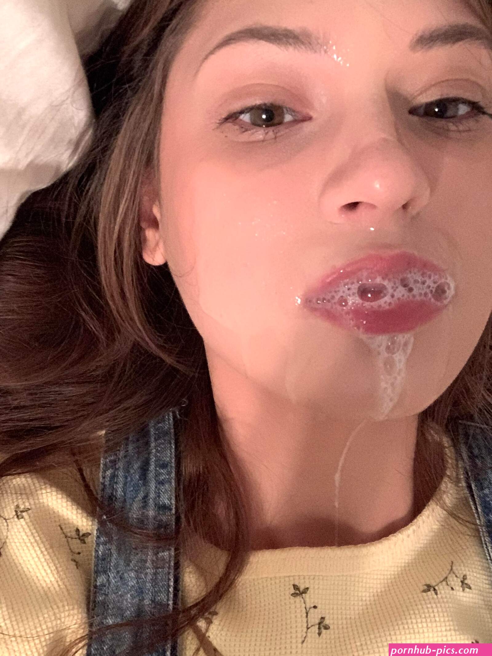 Exhausted after getting face fucked : Porn Pic