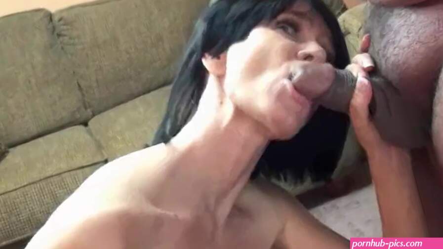 Busty housewife Melissa Swallows is giving a sloppy blowjob