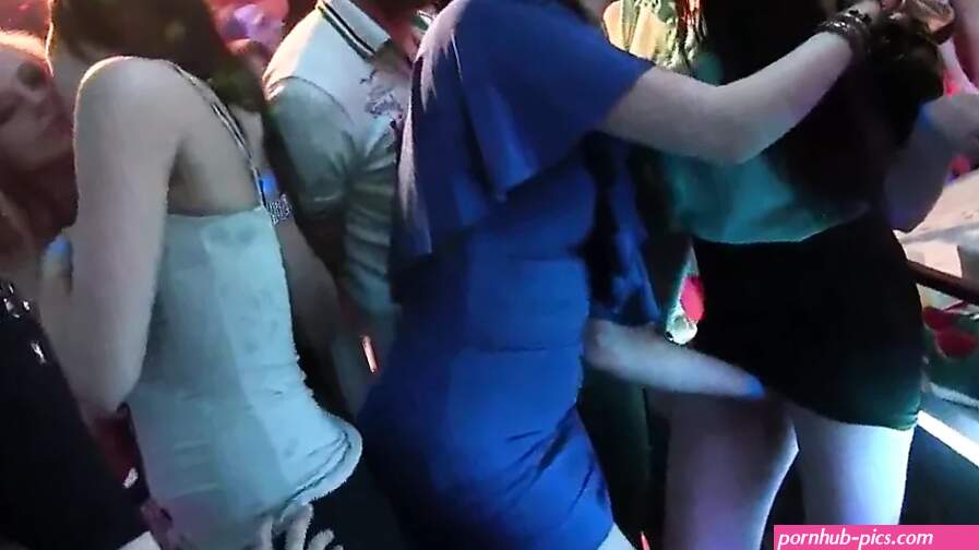 Amateur Lesbian Party Club Porn Videos