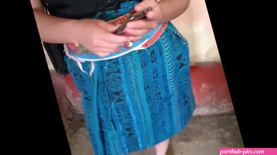 GUATEMALTECA con CORTE TPICO le pago por SEXO Y me quita el CONDN