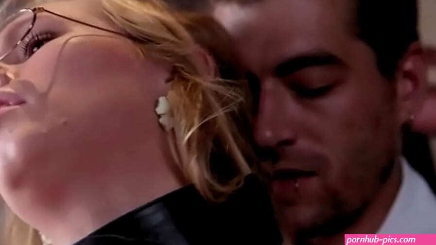 Blonde anal fucked in bdsm ffm